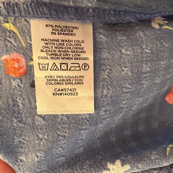 LOFT Smocked Ruffle Neck Sleeveless Floral Blouse – Size Small – Blue Fall Top - Picture 9 of 9